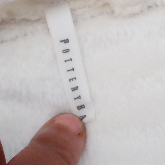 Pottery Barn Cream Faux‐Fur Tie-Belt Robe with Pockets Luxe Lounge Size Medium - Picture 6 of 8